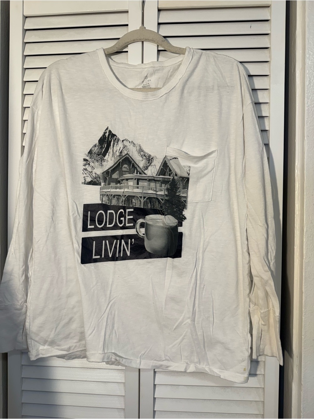 Aerie Offline Lodge Livin' White Graphic Long Sleeve Tee